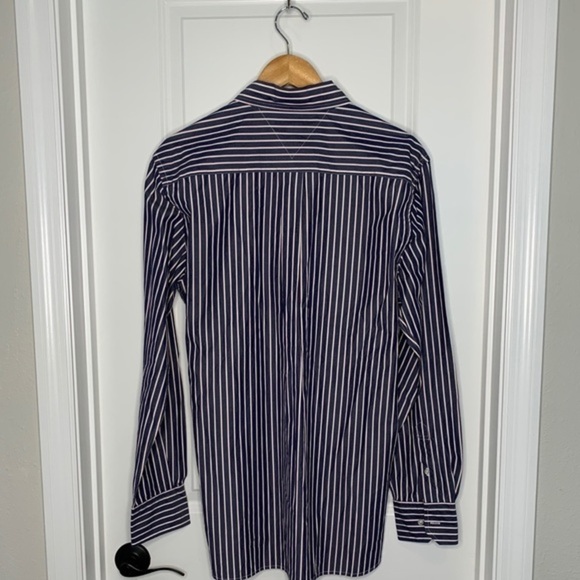 NWOT Tommy Hilfiger 'Custom Fit" Button D… - Picture 2 of 8